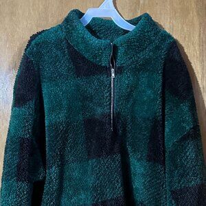 Women's Black and Green Fleece like Sweater Qtr Zip